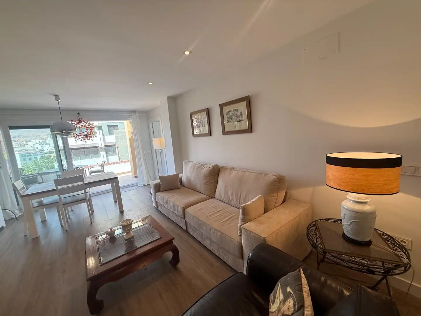 Wohnzimmer von Wohnung zur Miete in Almería mit Klimaanlage, Terrasse und Möbliert