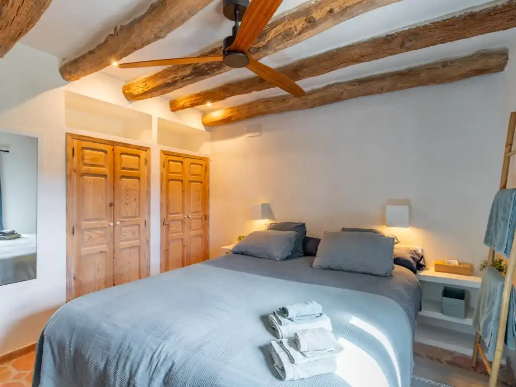 Dormitori de Casa o xalet en venda en Torremanzanas / La Torre de les Maçanes amb Aire condicionat, Jardí privat i Piscina