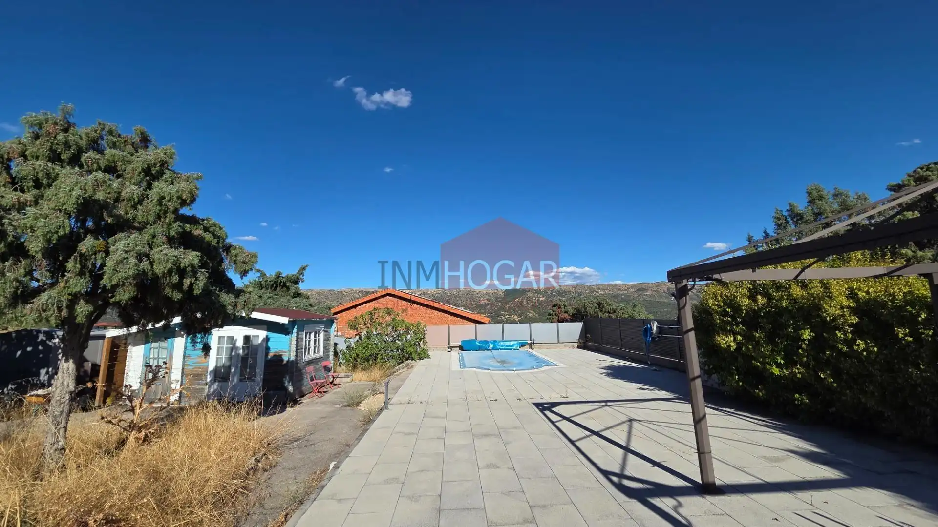 Piscina de Casa o xalet en venda en Santa Cruz de Pinares amb Aire condicionat, Calefacció i Jardí privat