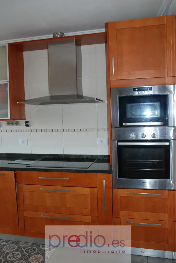 Cuina de Dúplex en venda en Lugo amb Calefacció, Parquet i Traster