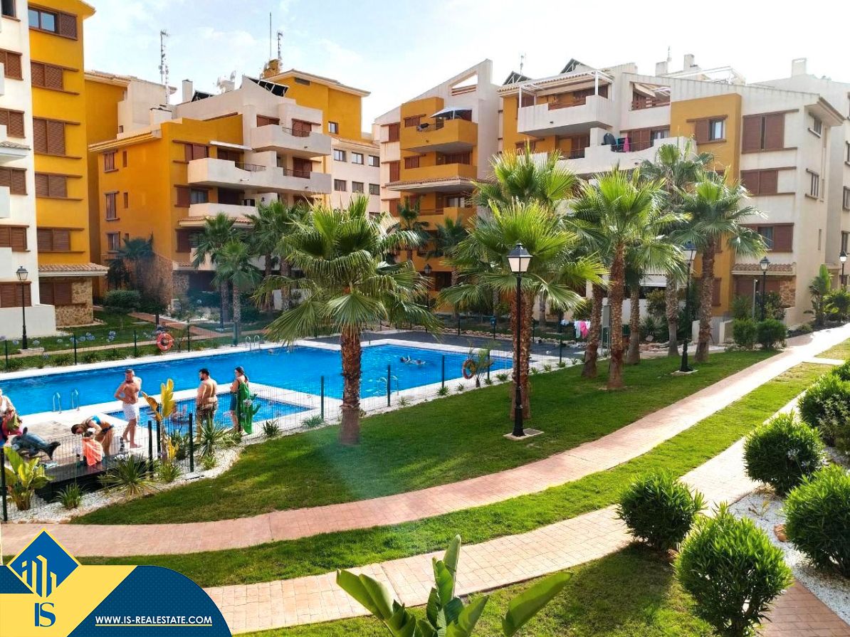 Piscina de Apartament en venda en Torrevieja amb Aire condicionat, Calefacció i Terrassa