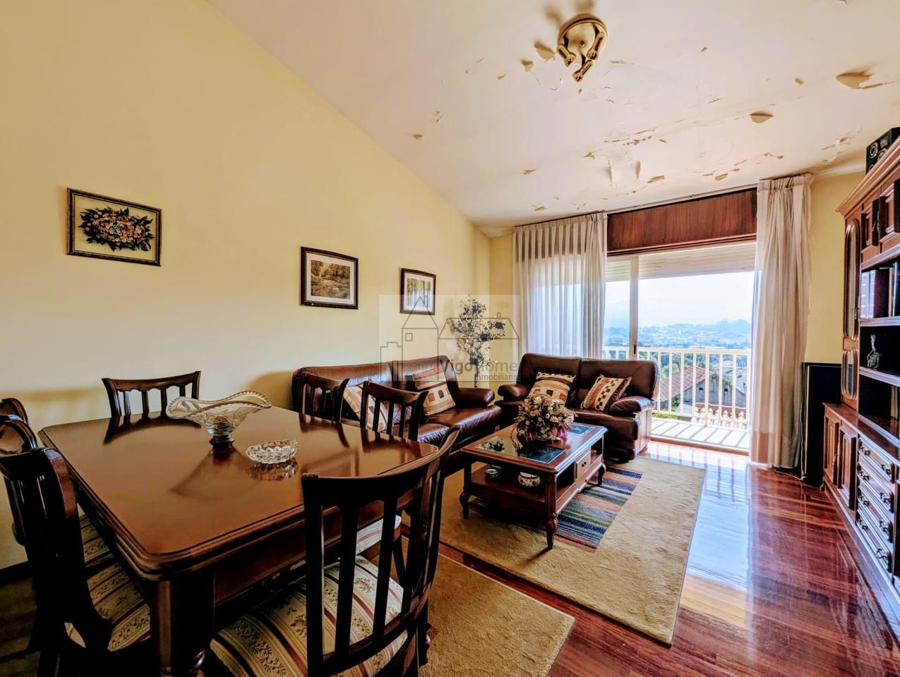 Sala de estar de Dúplex en venta en Vigo  con Calefacción, Parquet y Terraza