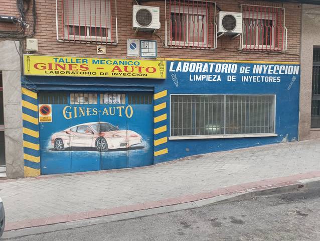 Local comercial en Venta en Calle de Sierra de la Sagra, 17 en Palomeras Bajas