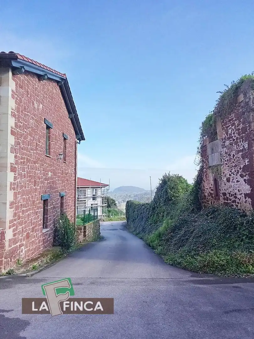 Vista exterior de Casa o xalet en venda en Villaviciosa amb Calefacció, Terrassa i Traster