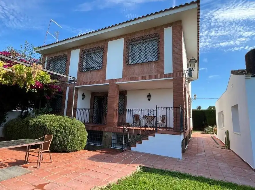 Exterior view of Houses for sale in Córdoba  with Air Conditioner, Heating and Private garden