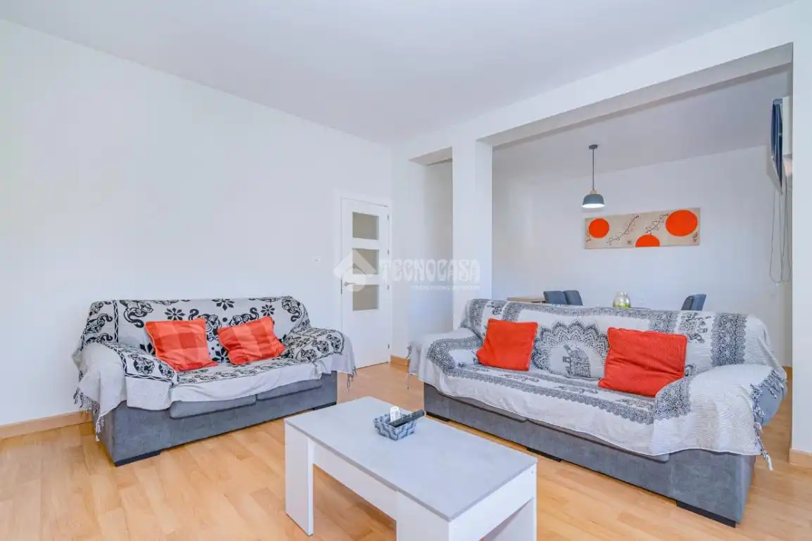 Piso con terraza en venta en Loja, imagen 2