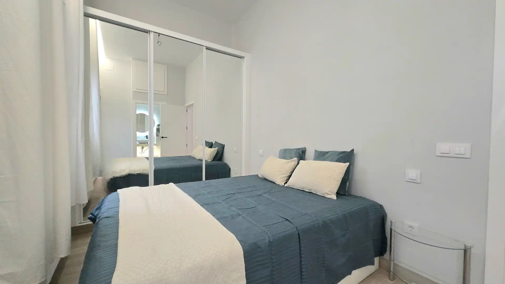 Habitación de Estudio de alquiler en Madrid con Calefacción, Terraza y Amueblado