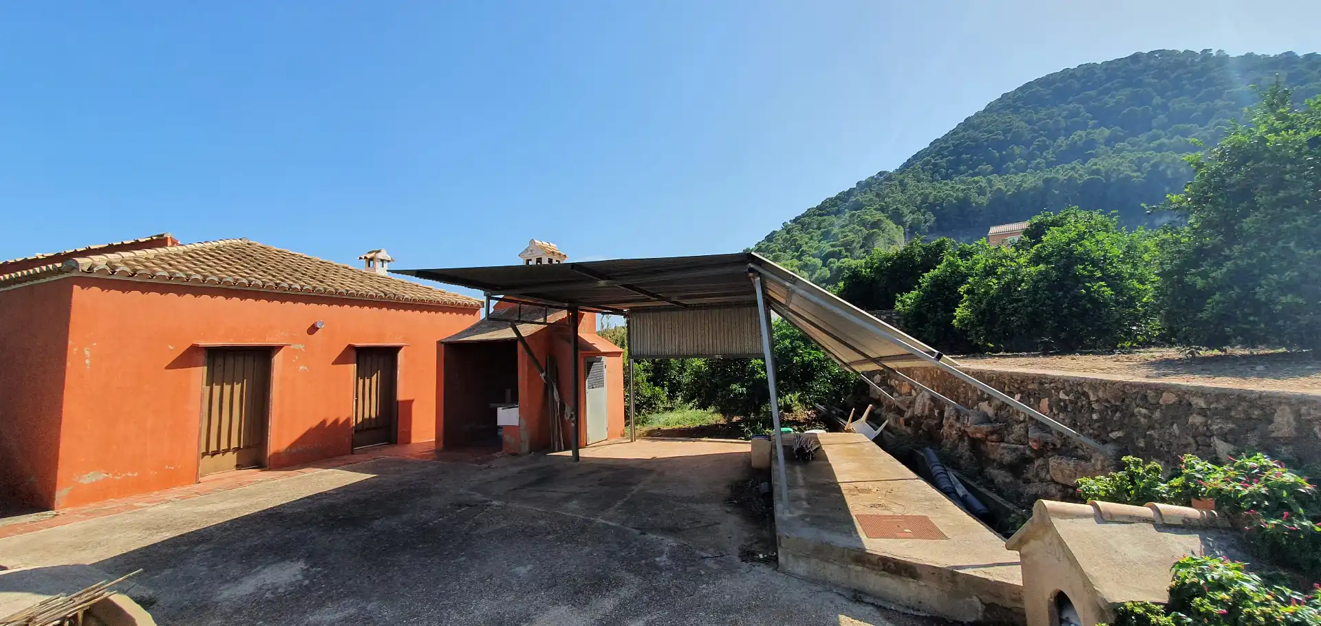 Vista exterior de Finca rústica en venda en Tavernes de la Valldigna amb Calefacció, Jardí privat i Terrassa