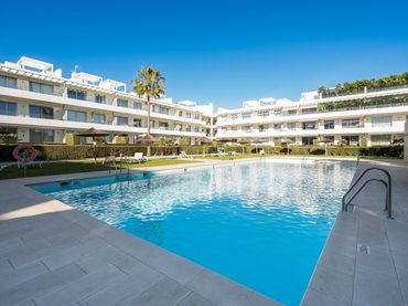Pis amb piscina en venda a Calle Oregano 514D