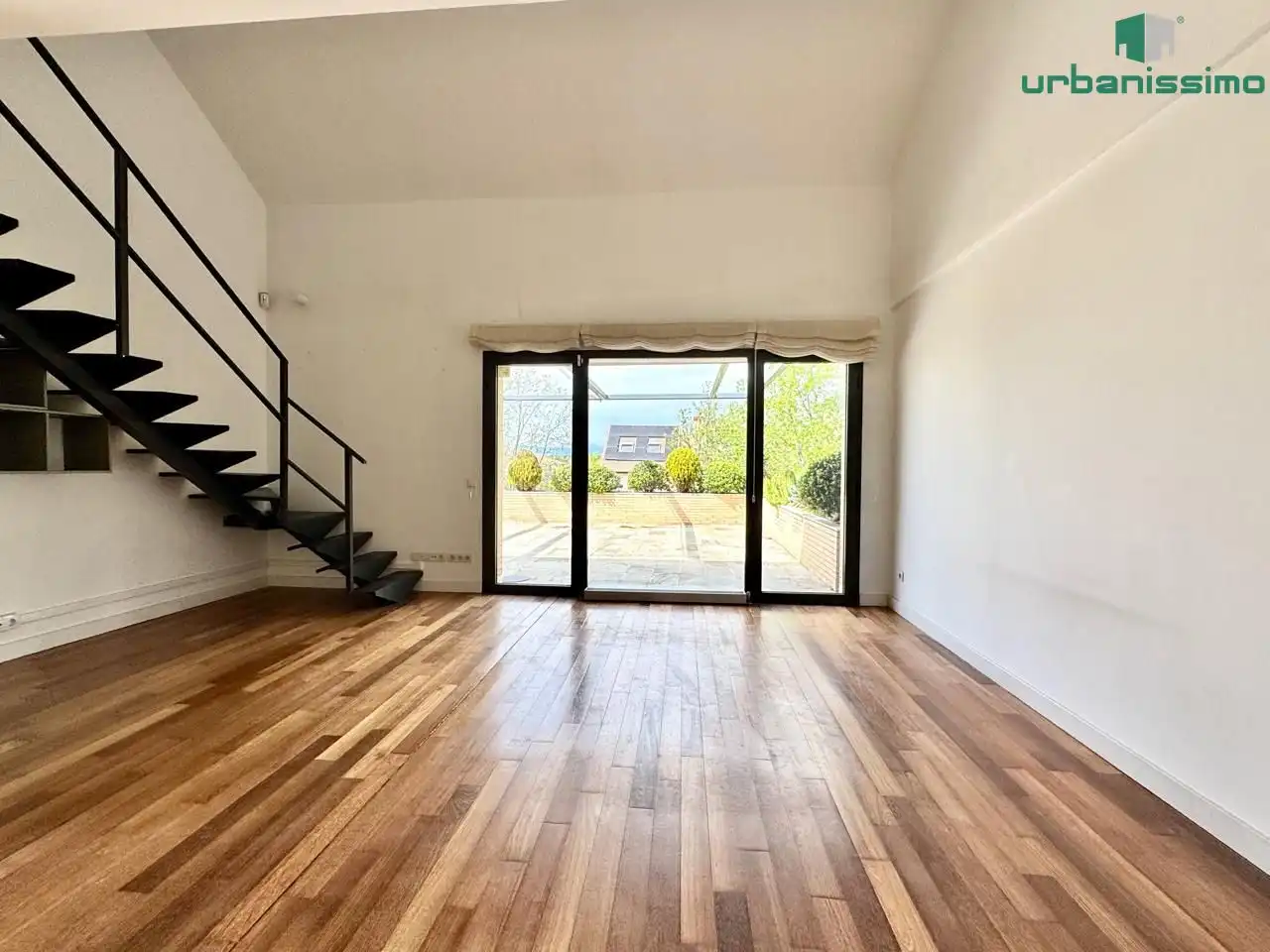 Living room of Detached homes for sale in Madrid  with Air Conditioner, Heating and Private garden