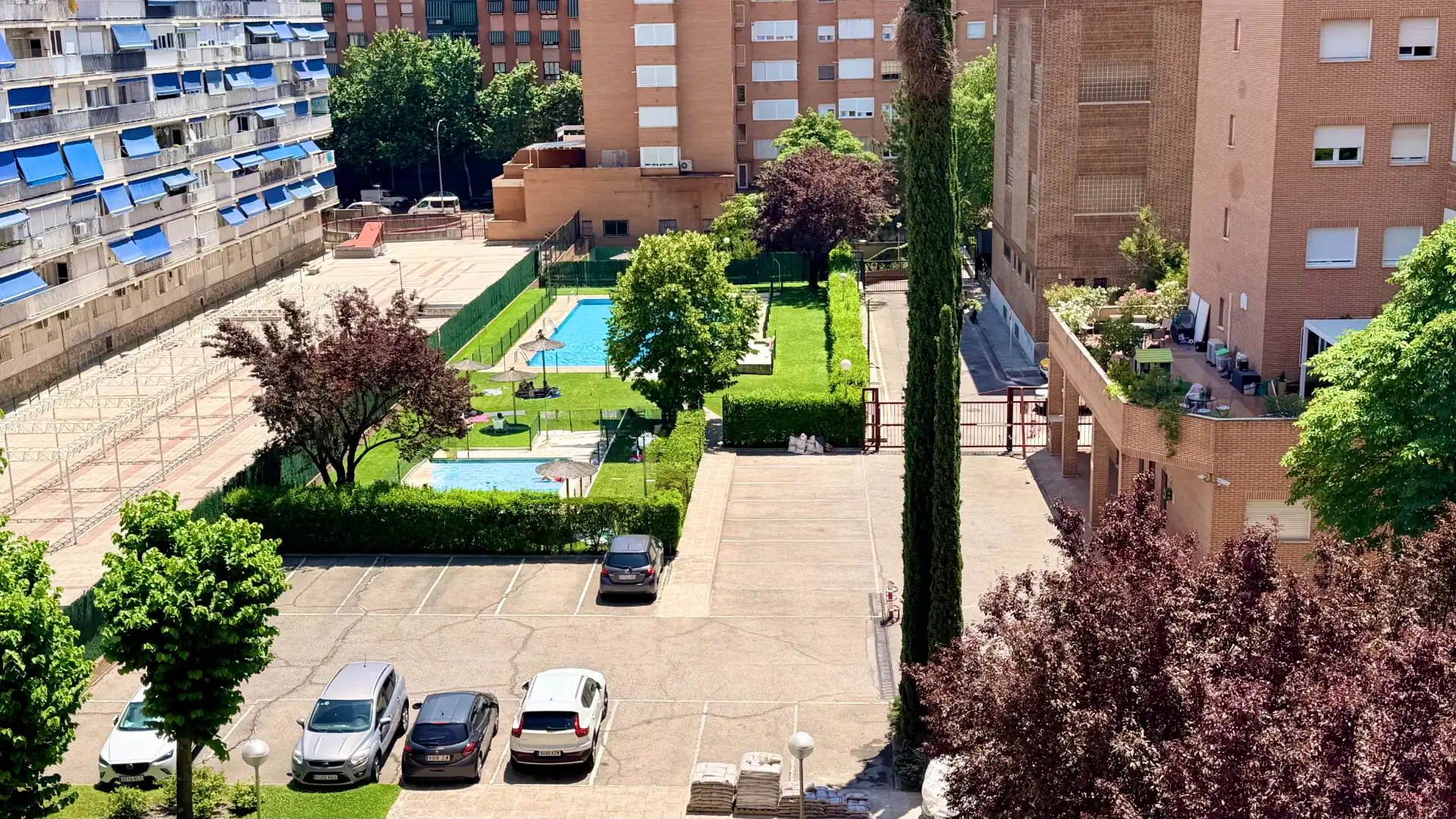 Vista exterior de Piso en venta en Alcorcón con Calefacción, Jardín privado y Amueblado