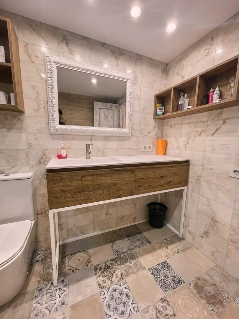 Baño de Casa o chalet en venta en Albelda de Iregua con Aire acondicionado, Calefacción y Jardín privado