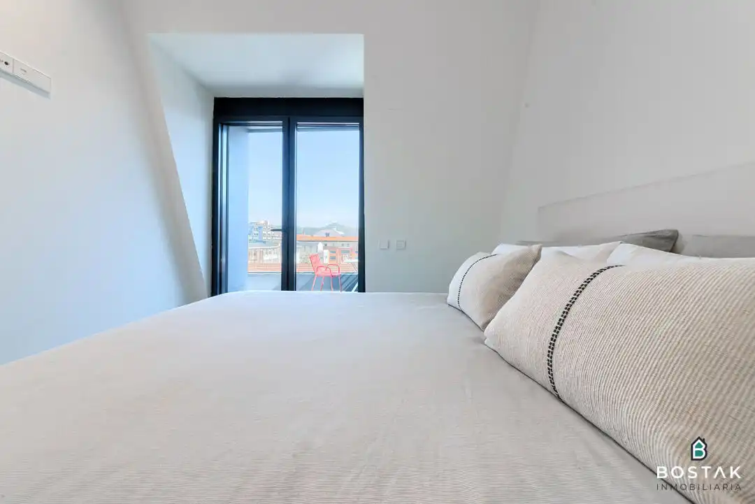Habitación de Ático de alquiler en Bilbao  con Calefacción, Terraza y Balcón