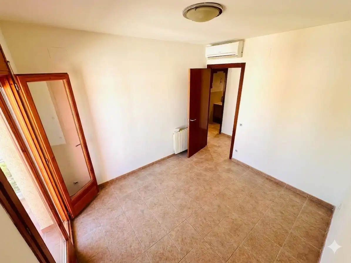 Schlafzimmer von Wohnung zum Verkauf in Palamós mit Klimaanlage, Heizung und Terrasse