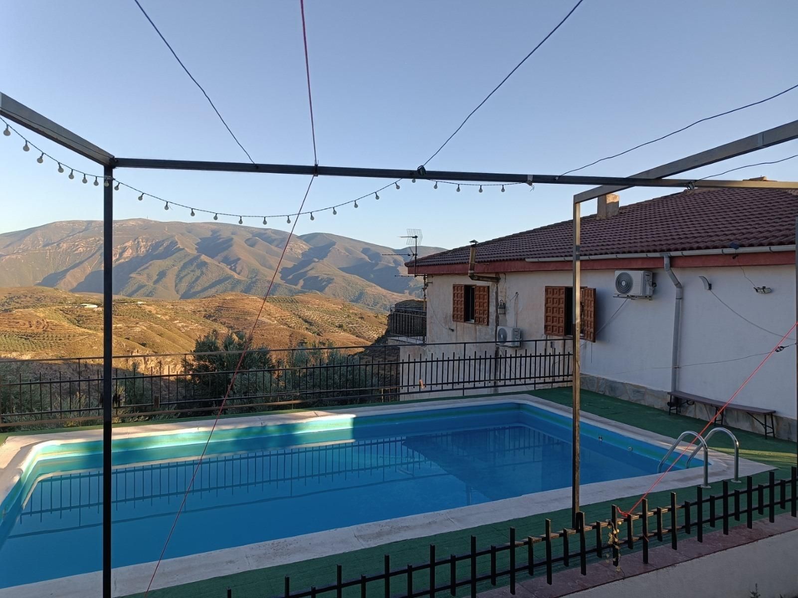 Piscina de Casa o xalet en venda en Lanjarón