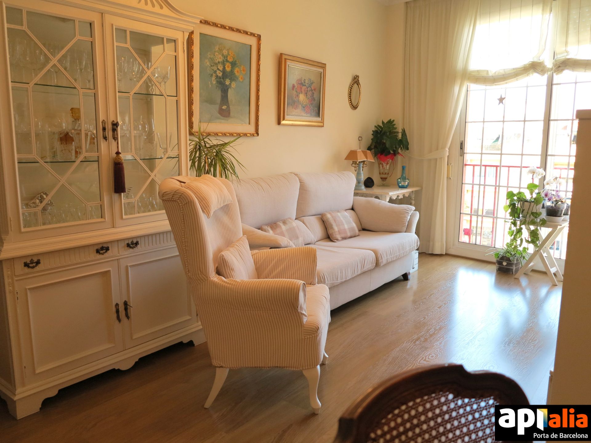 Sala d'estar de Pis en venda en Esplugues de Llobregat amb Calefacció i Parquet