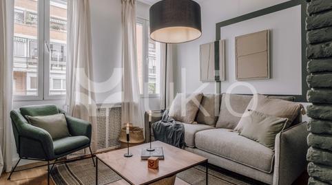 Foto 2 de Apartament de lloguer a Calle del Doce de Octubre, Niño Jesús, Madrid