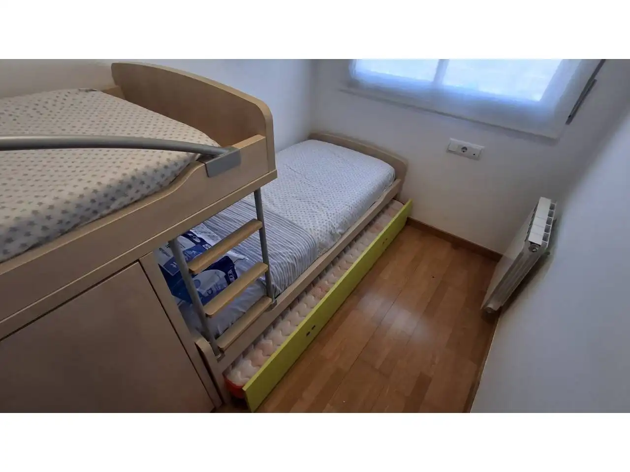 Dormitori de Pis de lloguer en Cubelles amb Calefacció, Terrassa i Moblat