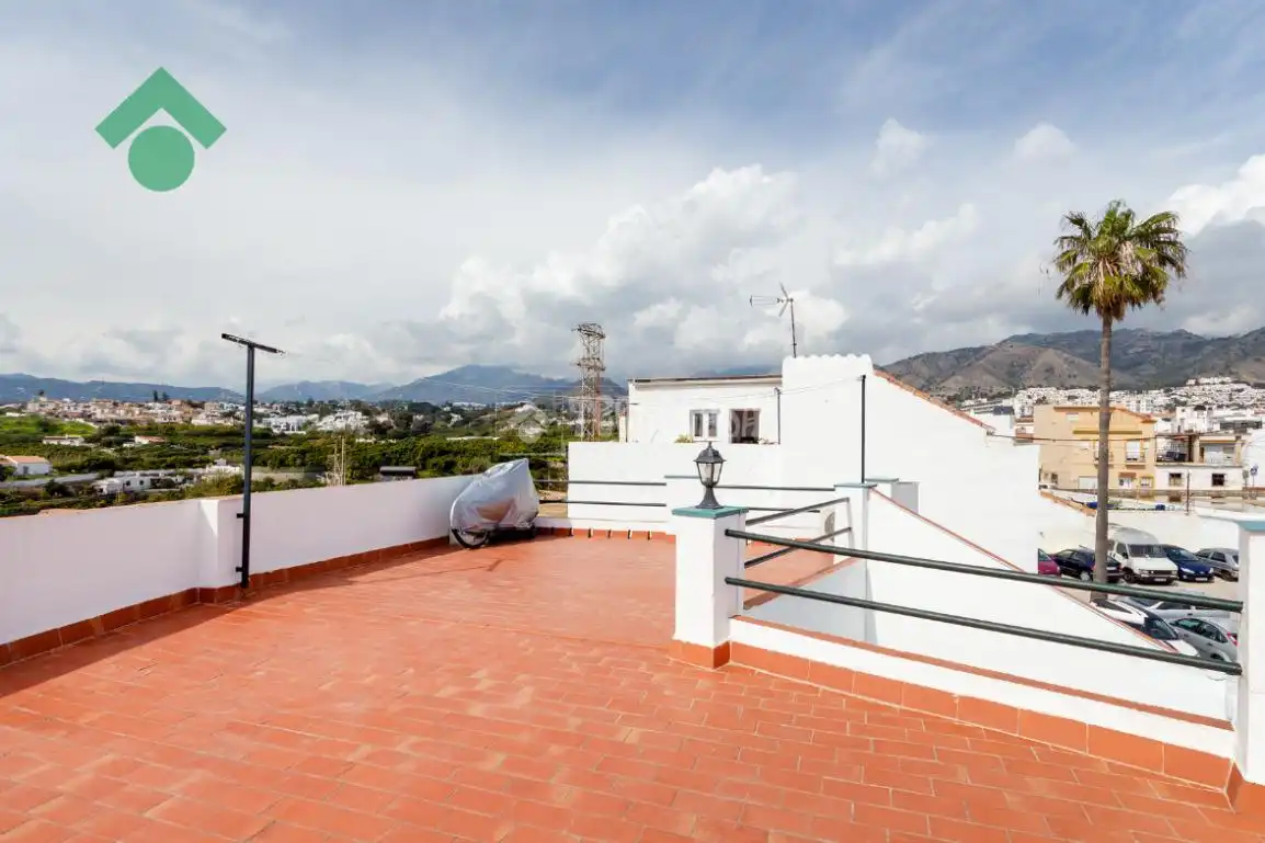 Vista exterior de Casa adosada en venta en Nerja