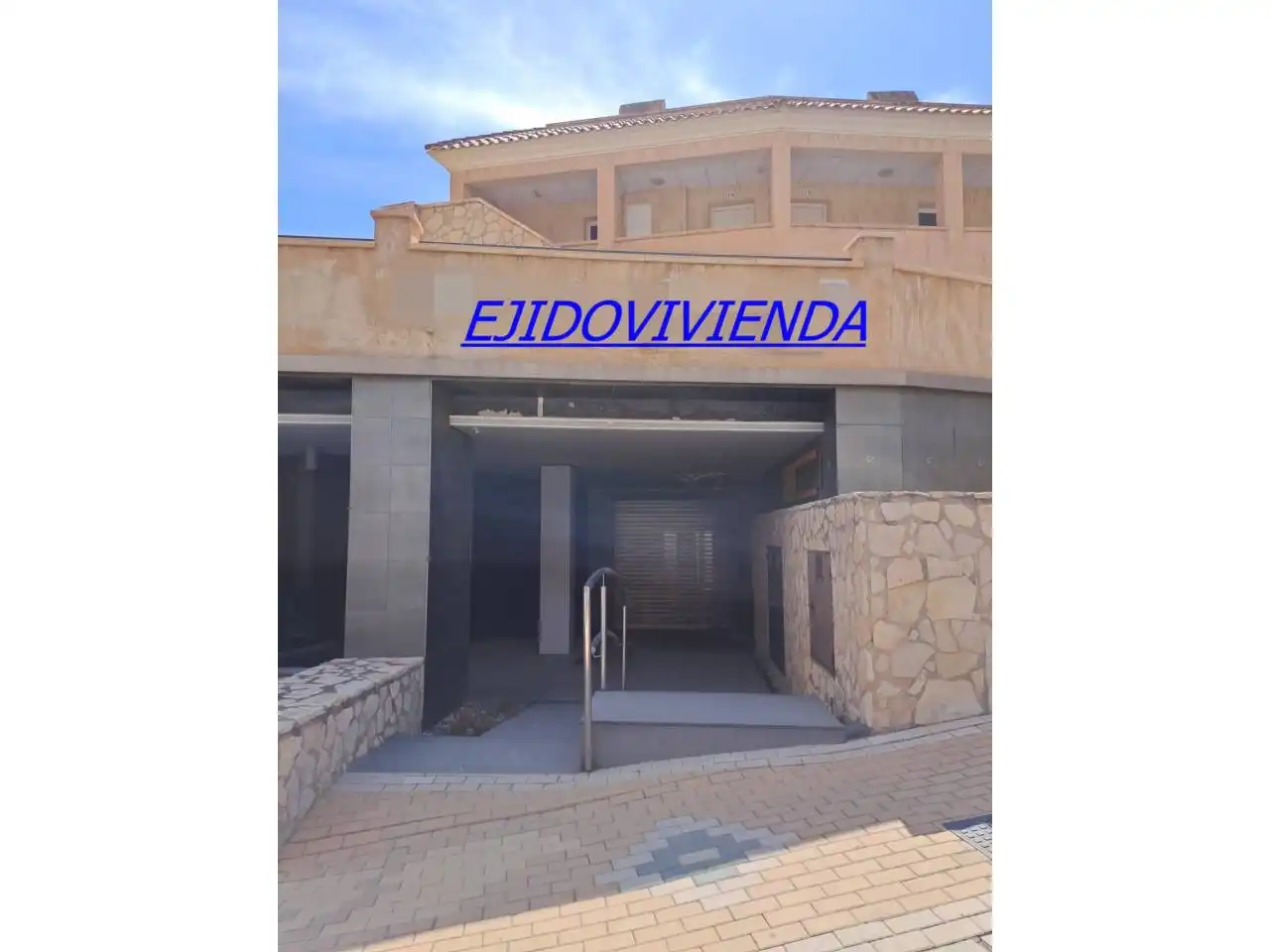 Oficina en venda en Vícar