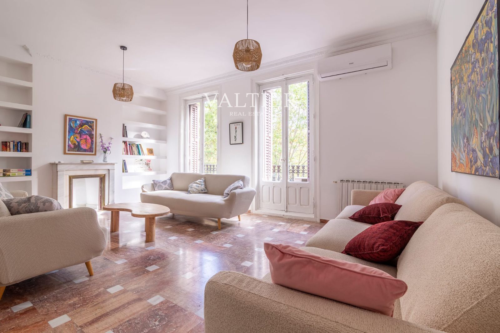 Living room of Flat for rent in  Madrid Capital  with Air Conditioner, Terrace and Storage room
