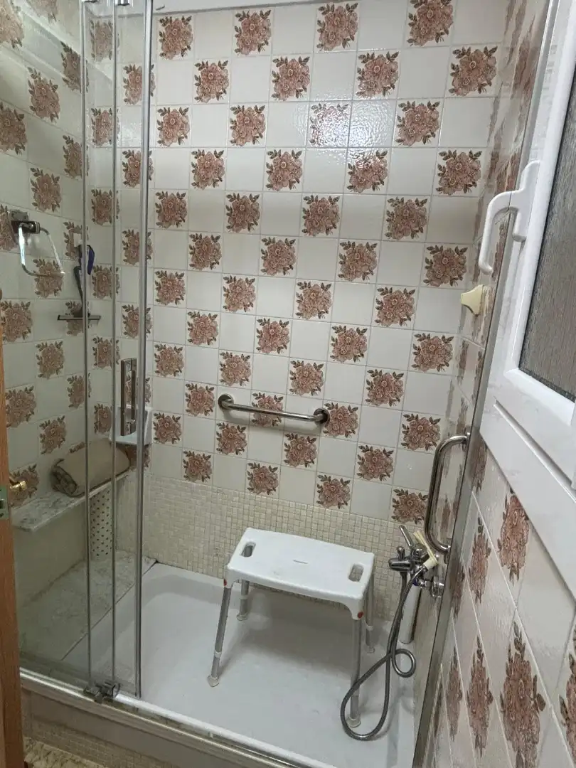 Badezimmer von Wohnung zum Verkauf in Badalona mit Heizung und Terrasse