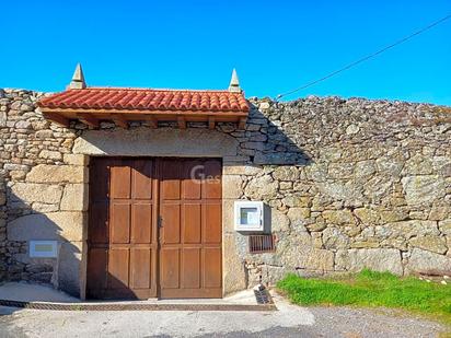 Vista exterior de Casa o xalet en venda en A Teixeira  amb Calefacció, Jardí privat i Terrassa