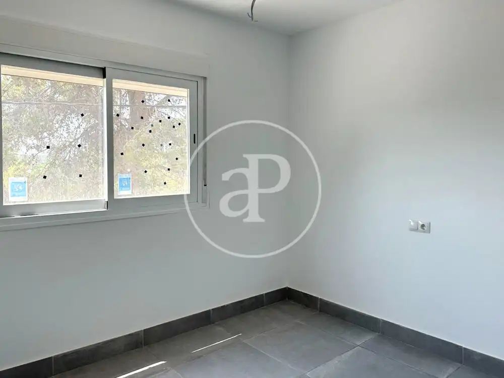 Dormitori de Casa adosada en venda en Godelleta amb Jardí privat, Terrassa i Balcó
