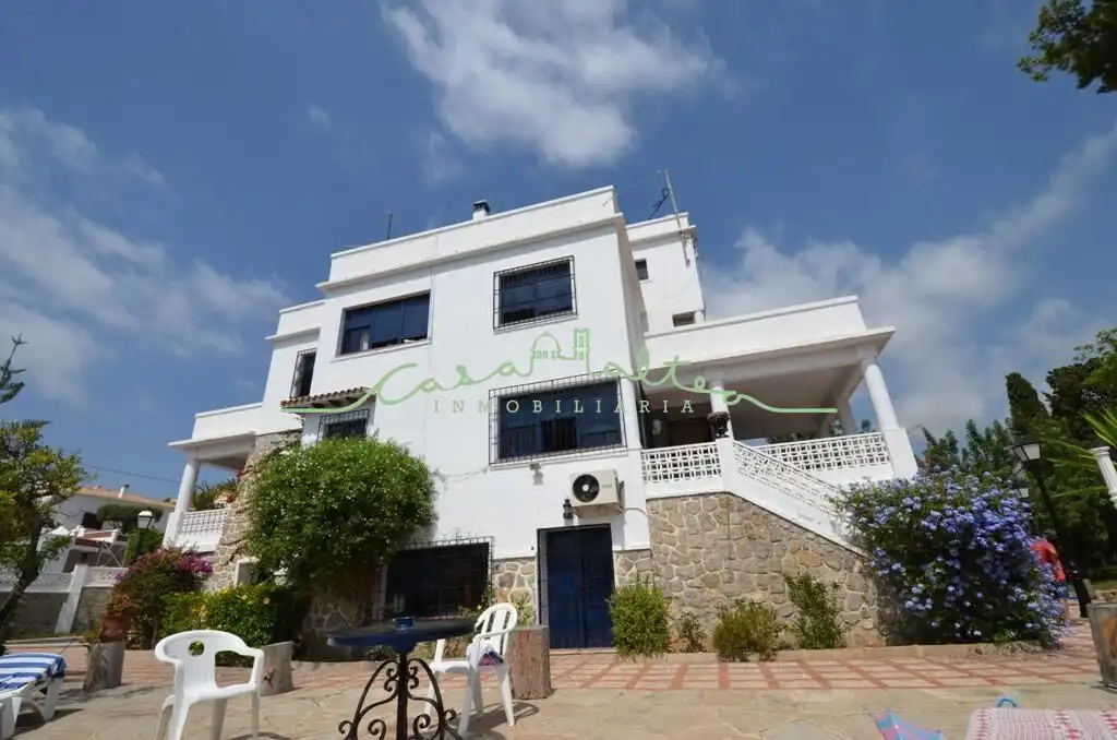 Vista exterior de Casa o xalet en venda en Altea amb Aire condicionat, Jardí privat i Terrassa