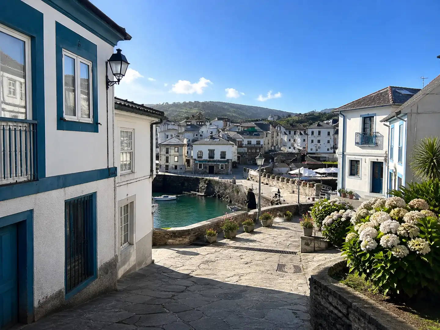Vista exterior de Piso en venta en Navia con Calefacción, Parquet y Amueblado