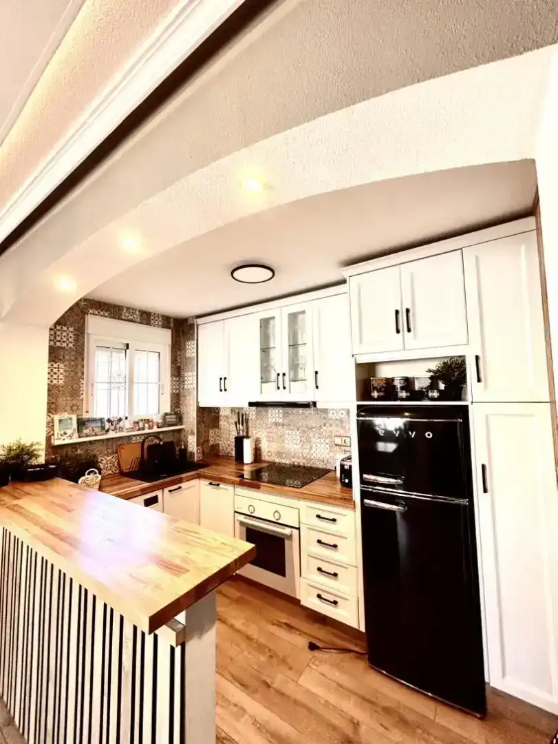 Cocina de Dúplex en venta en Orihuela con Aire acondicionado, Jardín privado y Amueblado