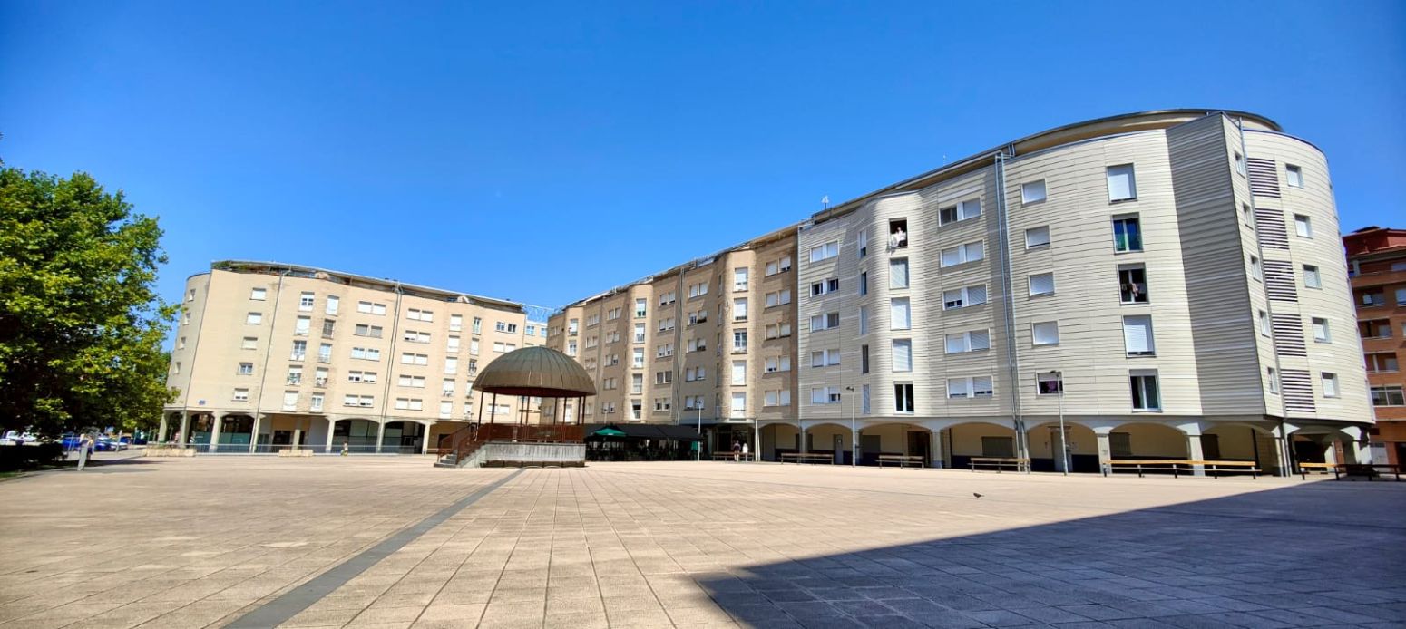Exterior view of Premises to rent in Burlada / Burlata  with Air Conditioner and Terrace