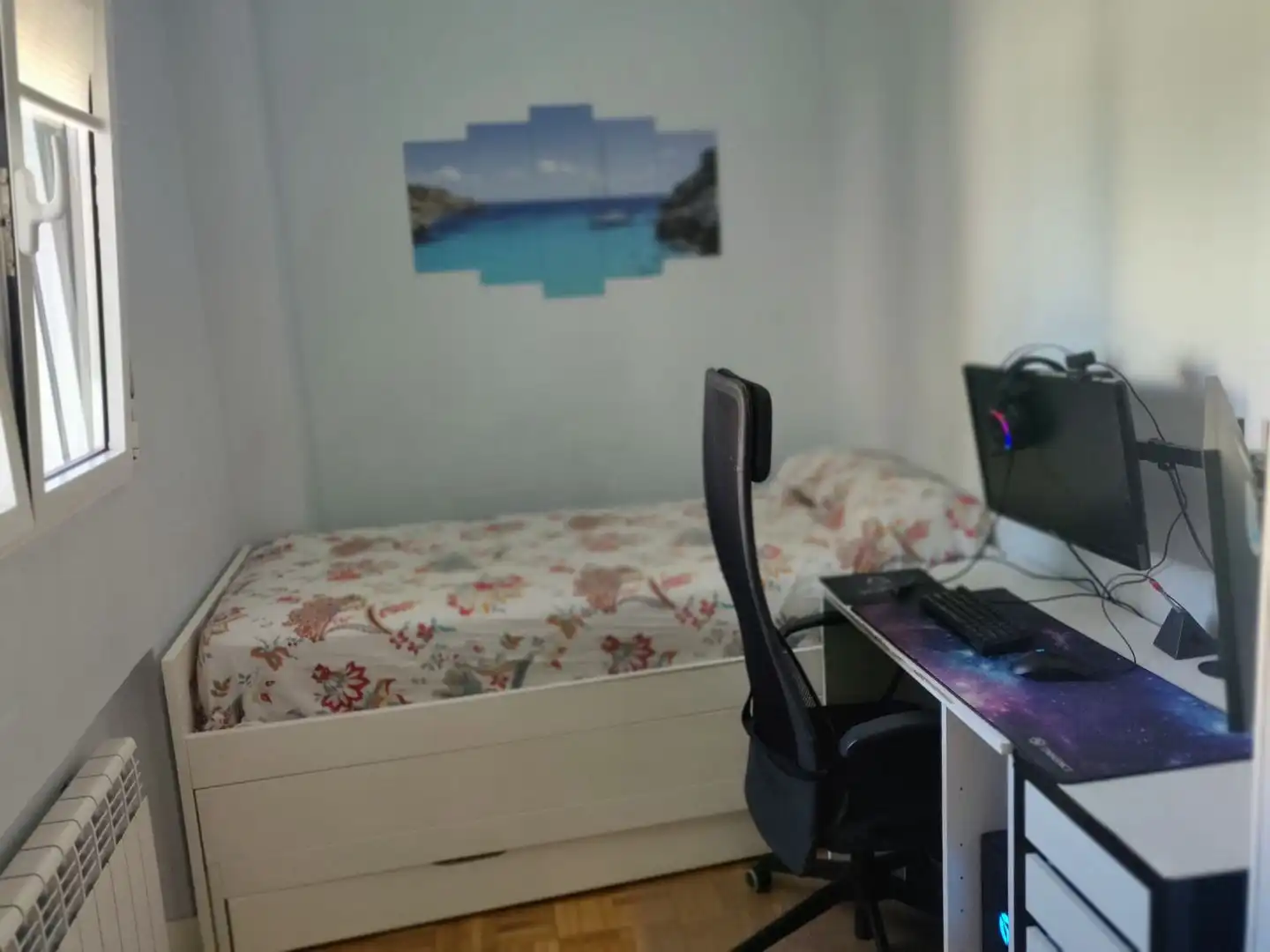 Bedroom of Flat for rent in Fuencarral - El Pardo
