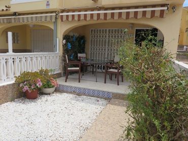 Adosado con piscina en venta en Pueblo Acantilado - Lanuza