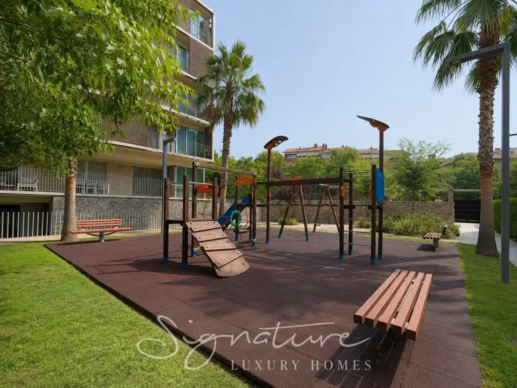 Terrassa de Pis en venda en Sant Cugat del Vallès amb Aire condicionat, Terrassa i Piscina