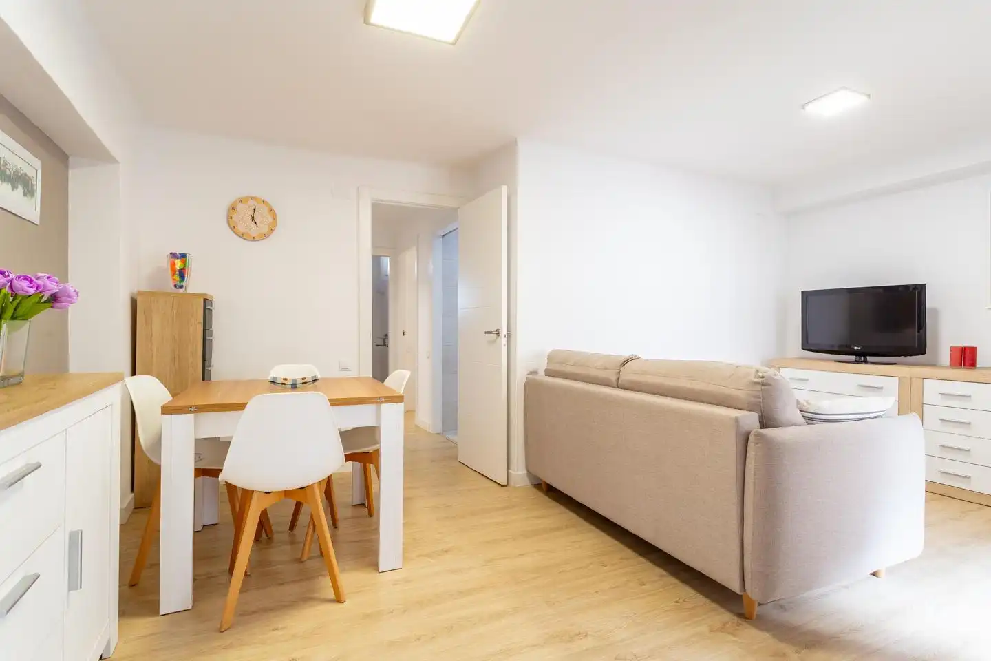 Living room of Flat for rent in Bilbao   with Air Conditioner, Terrace and Furnished