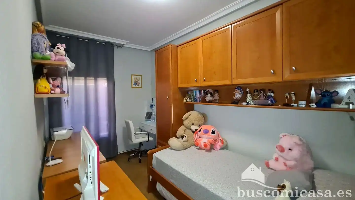 Habitación de Planta baja en venta en Linares con Aire acondicionado