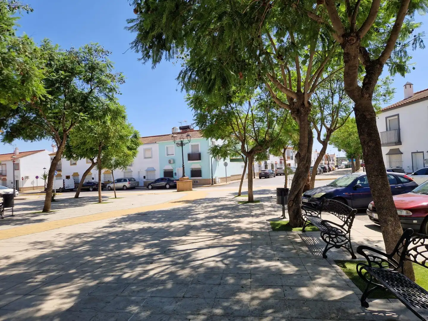Vista exterior de Casa adosada en venda en Umbrete amb Aire condicionat, Calefacció i Jardí privat