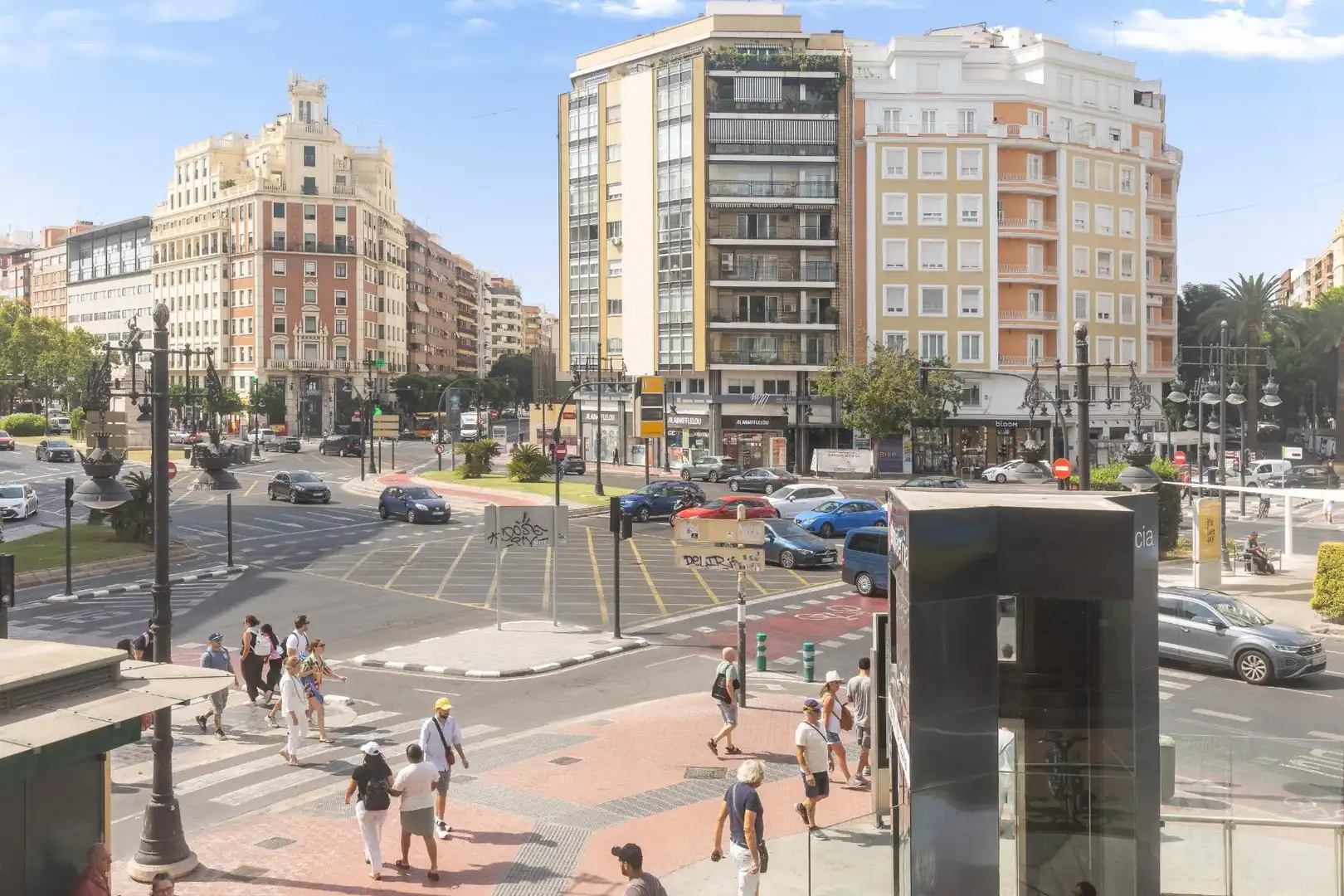 Exterior view of Office for rent in Valencia  with Air Conditioner and Heating