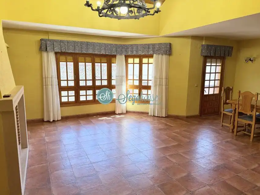 Comedor de Casa o chalet de alquiler en Valverde del Majano con Calefacción, Terraza y Balcón