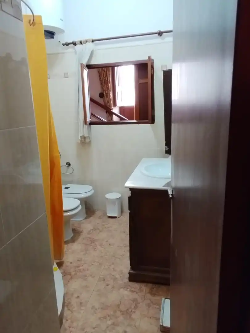 Bany de Casa o xalet en venda en Porcuna amb Calefacció, Jardí privat i Terrassa