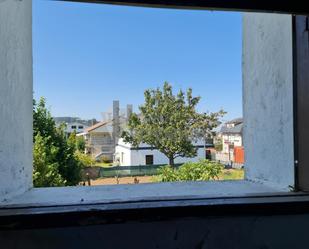 Vista exterior de Casa o xalet en venda en Vigo  amb Jardí privat