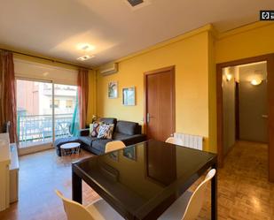 Living room of Apartment to share in  Barcelona Capital  with Air Conditioner and Terrace