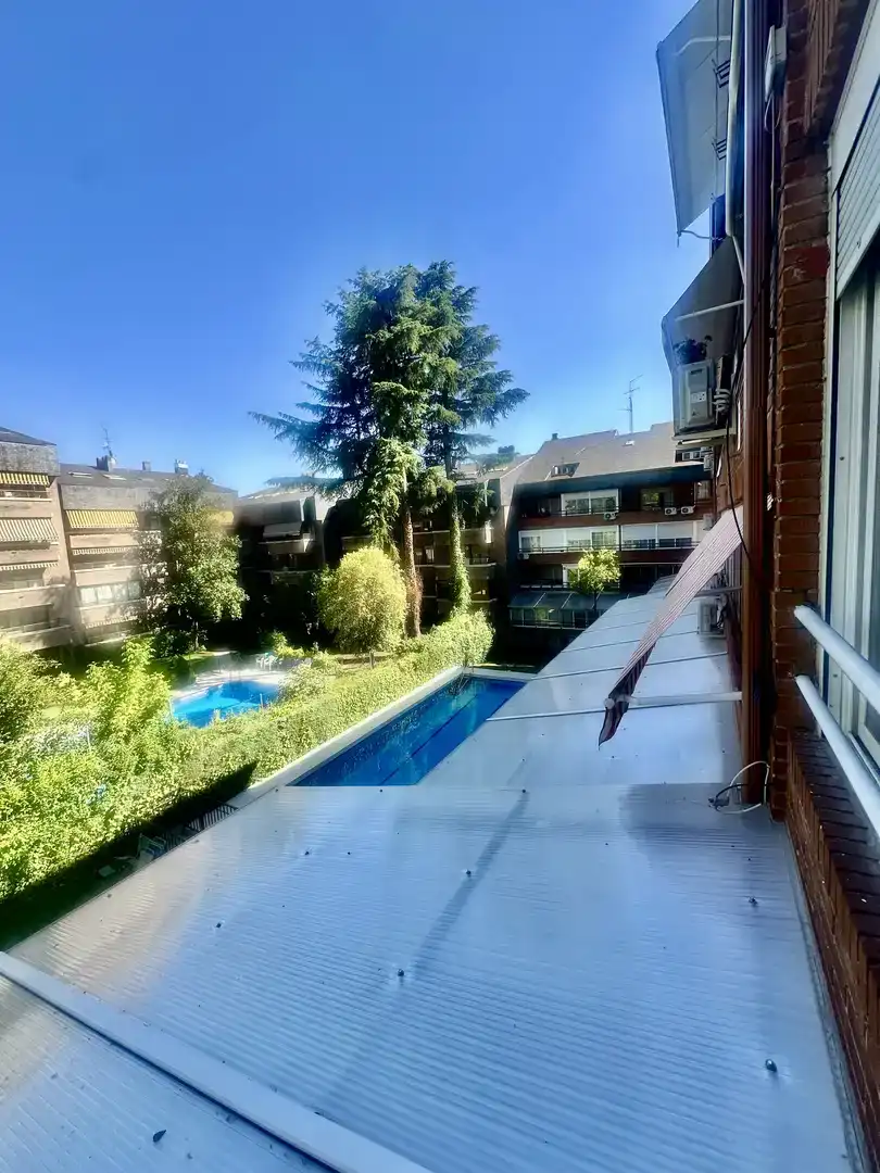 Piscina de Pis en venda en Las Rozas de Madrid amb Aire condicionat i Balcó