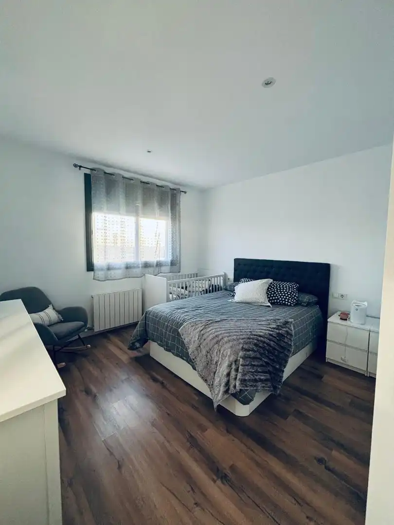 Habitación de Casa adosada en venta en Castellet i la Gornal con Aire acondicionado, Calefacción y Piscina