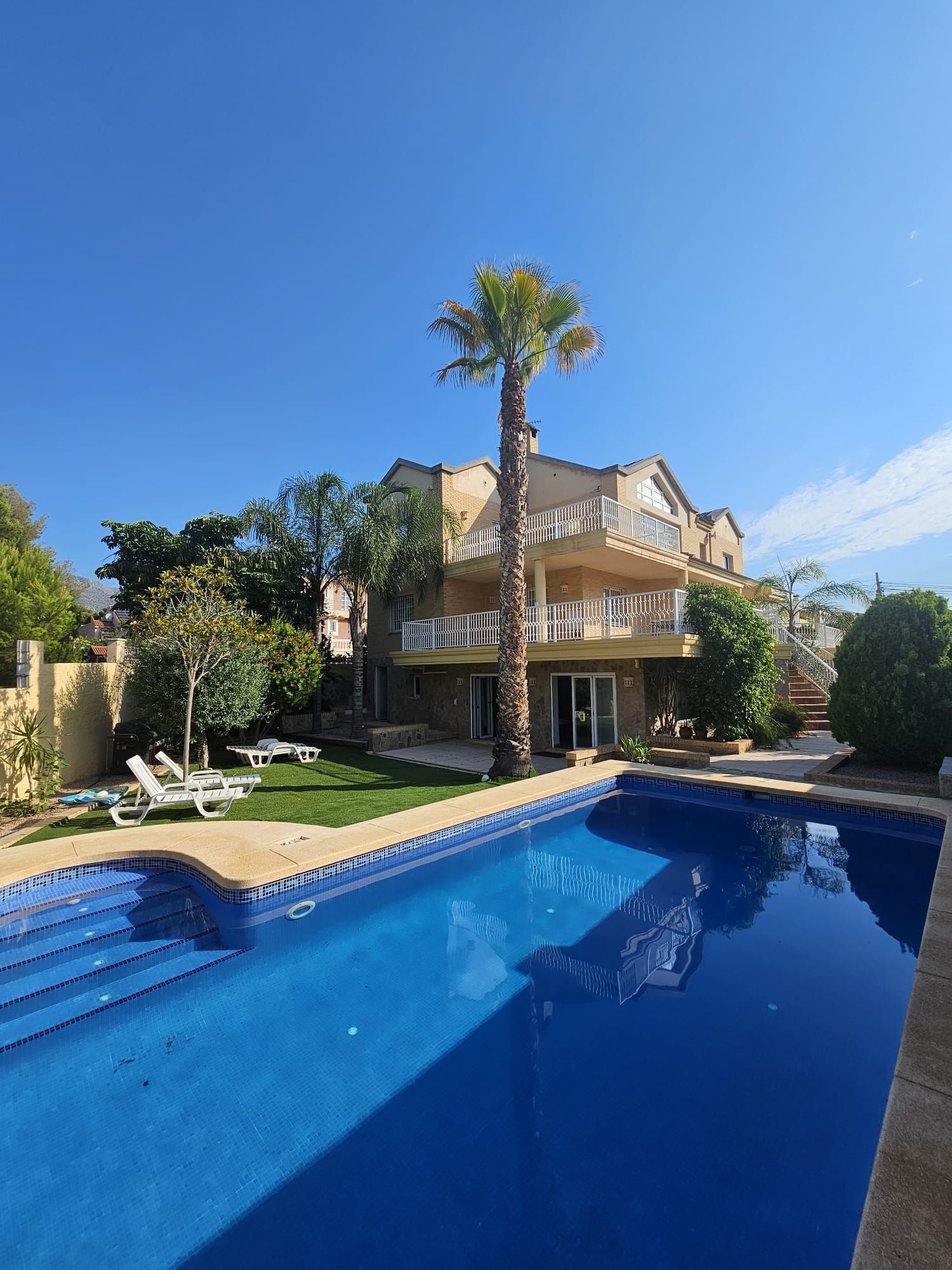 Piscina de Casa o xalet de lloguer en La Nucia amb Aire condicionat, Calefacció i Jardí privat