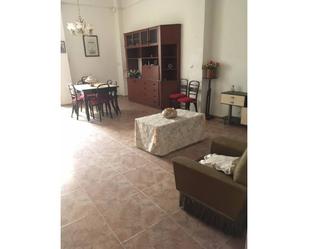 Sala d'estar de Casa adosada en venda en Guadassuar amb Jardí privat i Terrassa