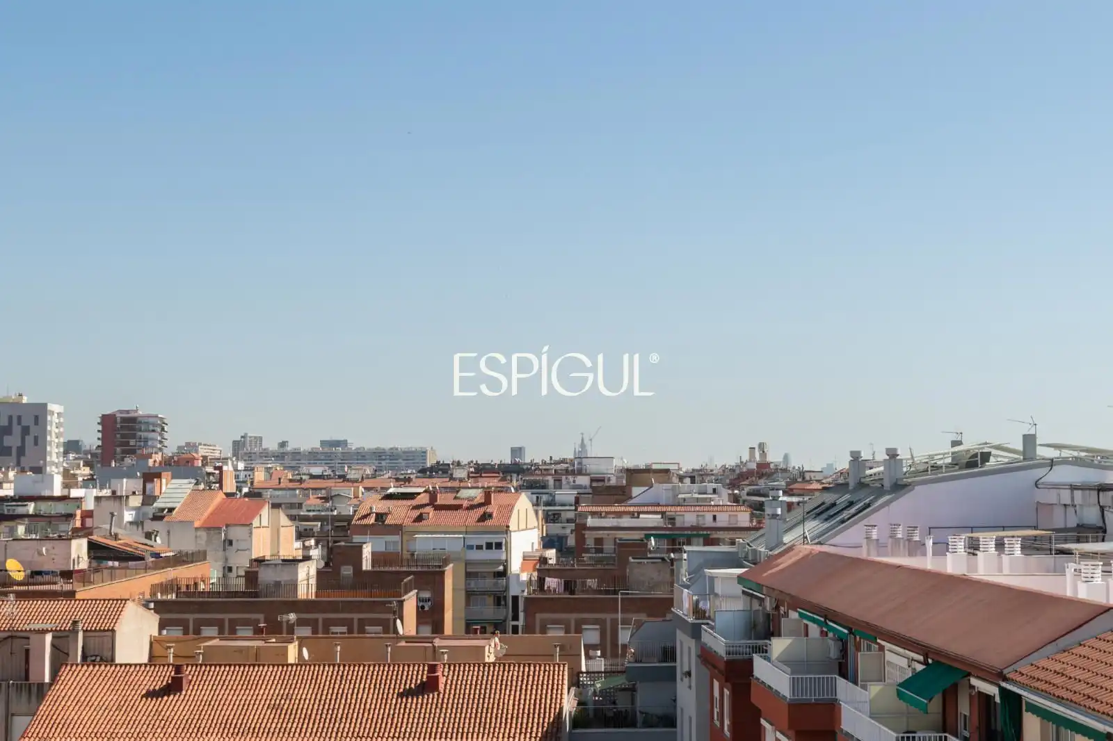 Außenansicht von Dachboden zum Verkauf in Barcelona mit Klimaanlage, Heizung und Terrasse