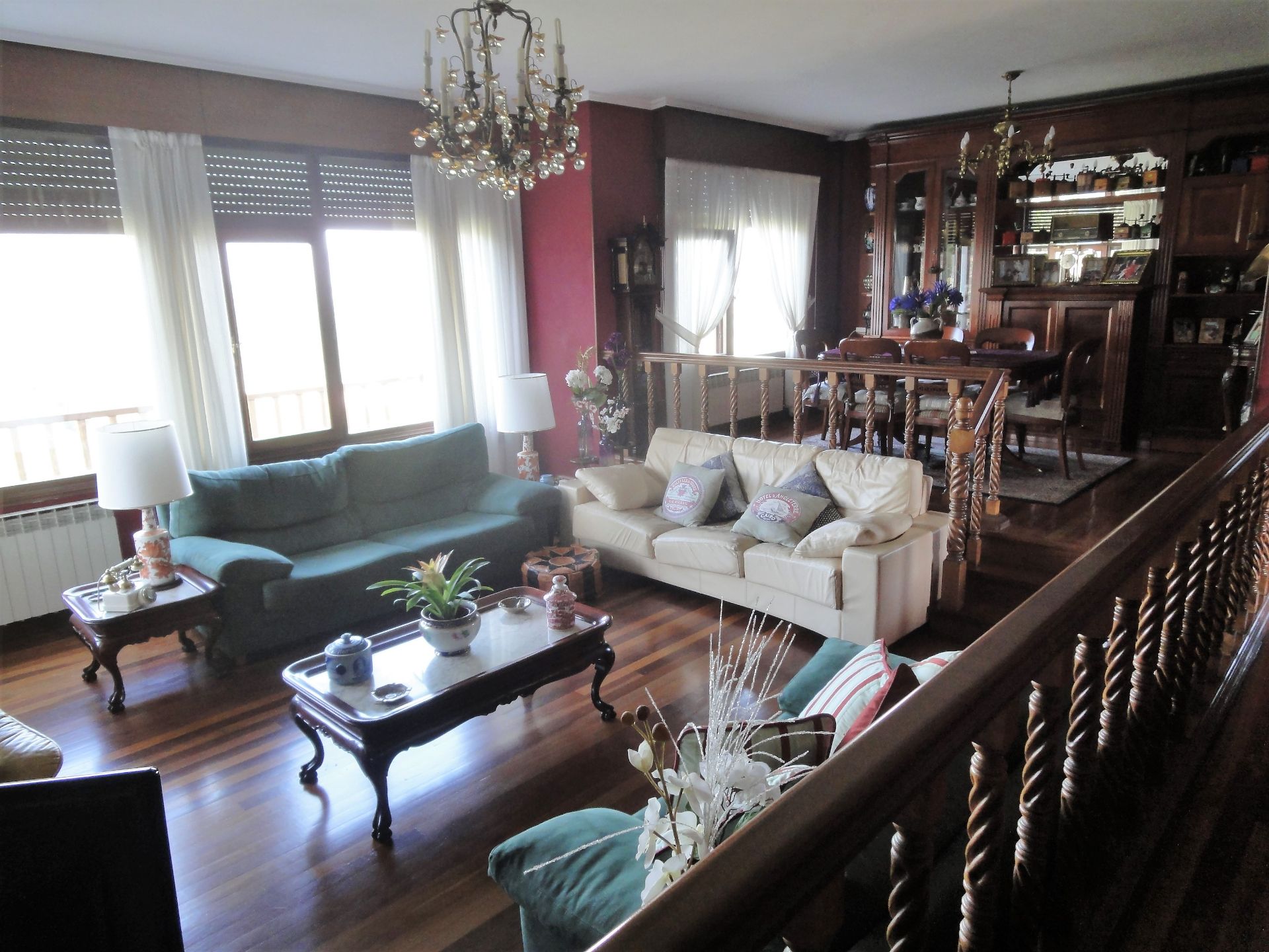 Sala d'estar de Casa o xalet en venda en Erandio amb Calefacció, Jardí privat i Terrassa