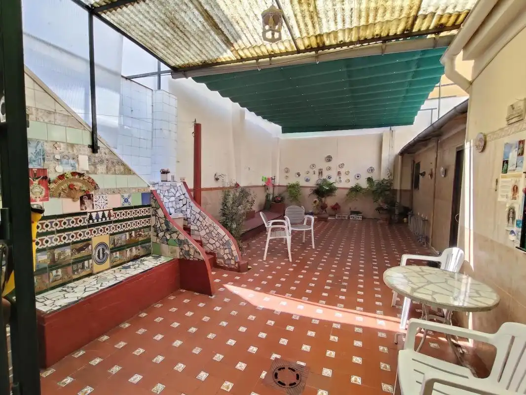 Terrassa de Casa adosada en venda en Sevilla amb Aire condicionat, Calefacció i Jardí privat